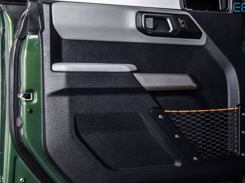 Used 2022 Ford Bronco Badlands image 16