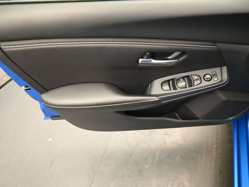 Used 2025 Nissan Sentra SV FWD image 12