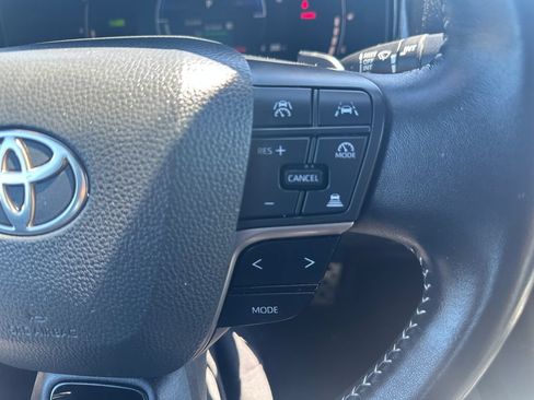 Used 2025 Toyota Camry SE FWD image 21