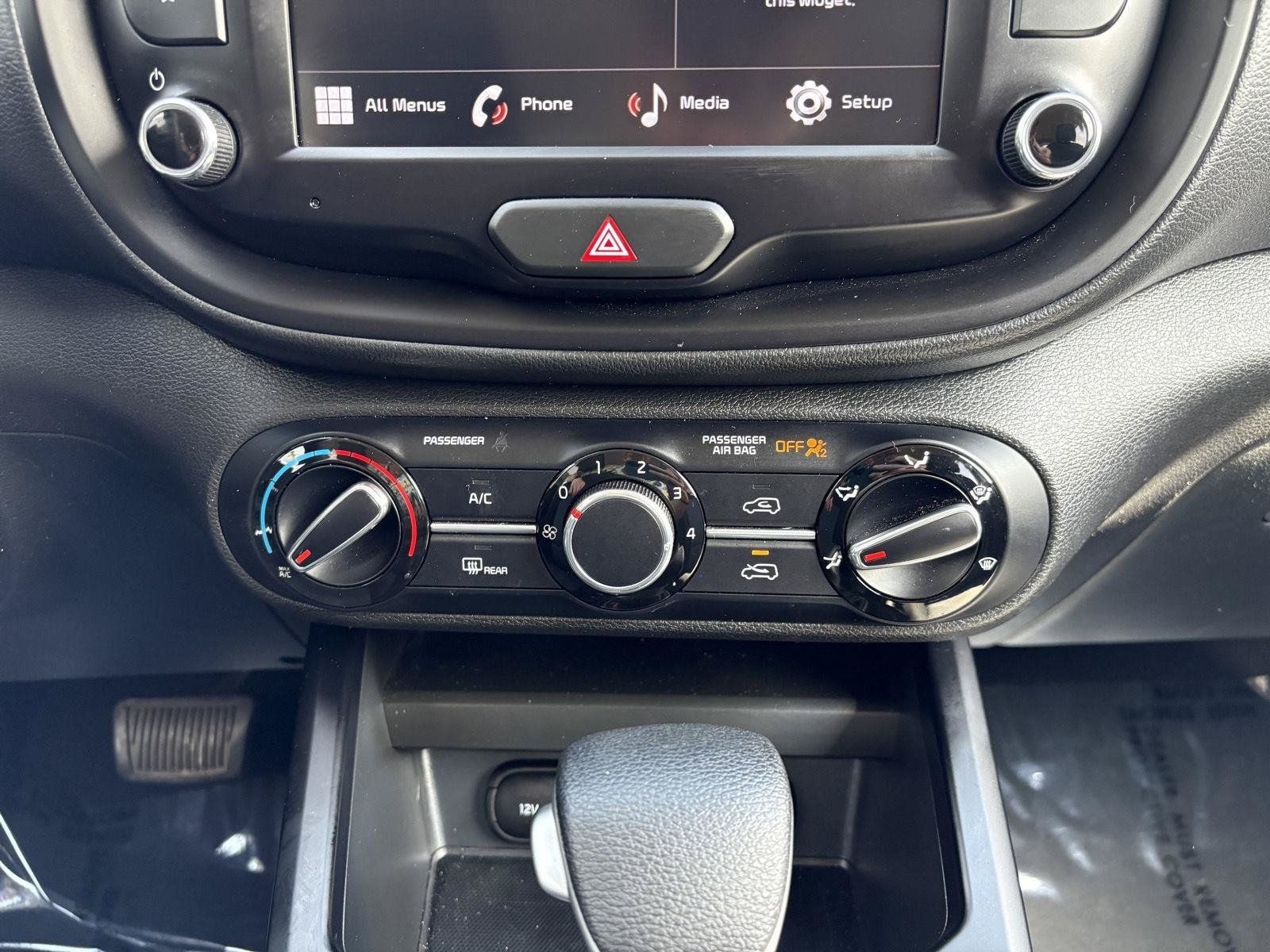 Used 2022 Kia Soul LX FWD image 14