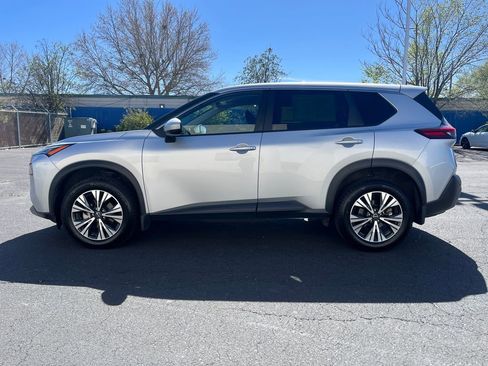 Used 2023 Nissan Rogue SV AWD/4WD image 3