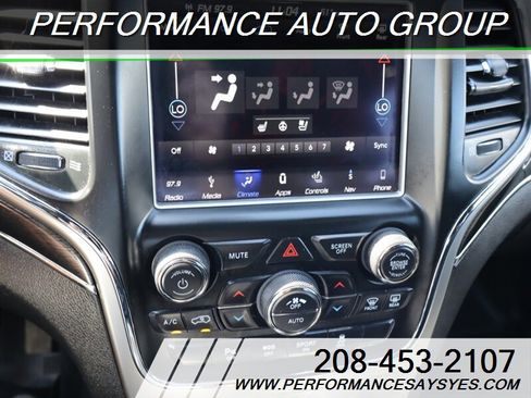 Used 2018 Jeep Grand Cherokee Trailhawk AWD/4WD image 21