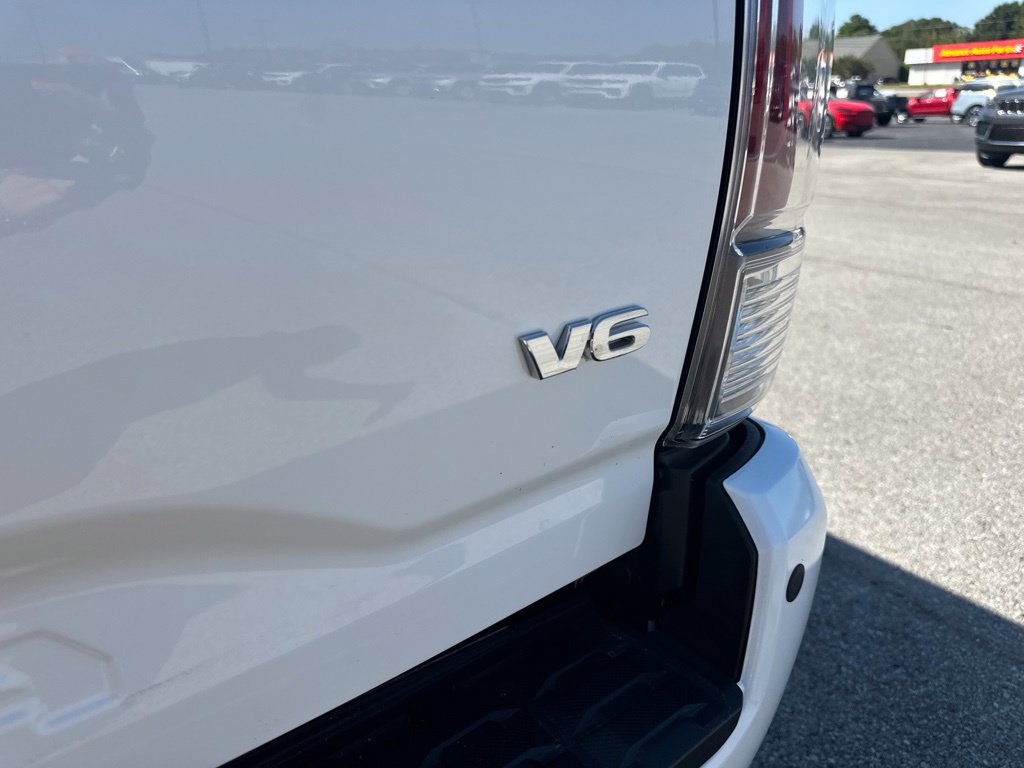 Used 2022 Toyota Tacoma TRD Sport w/ Technology Package RWD image 11