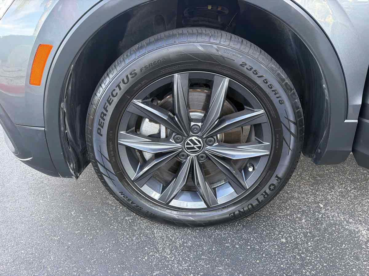 Used 2022 Volkswagen Tiguan SE FWD image 35