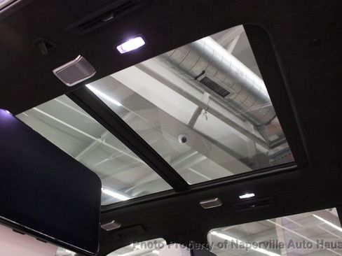 Used 2025 Cadillac Escalade ESV Sport Platinum w/ LPO, ONYX Package image 41