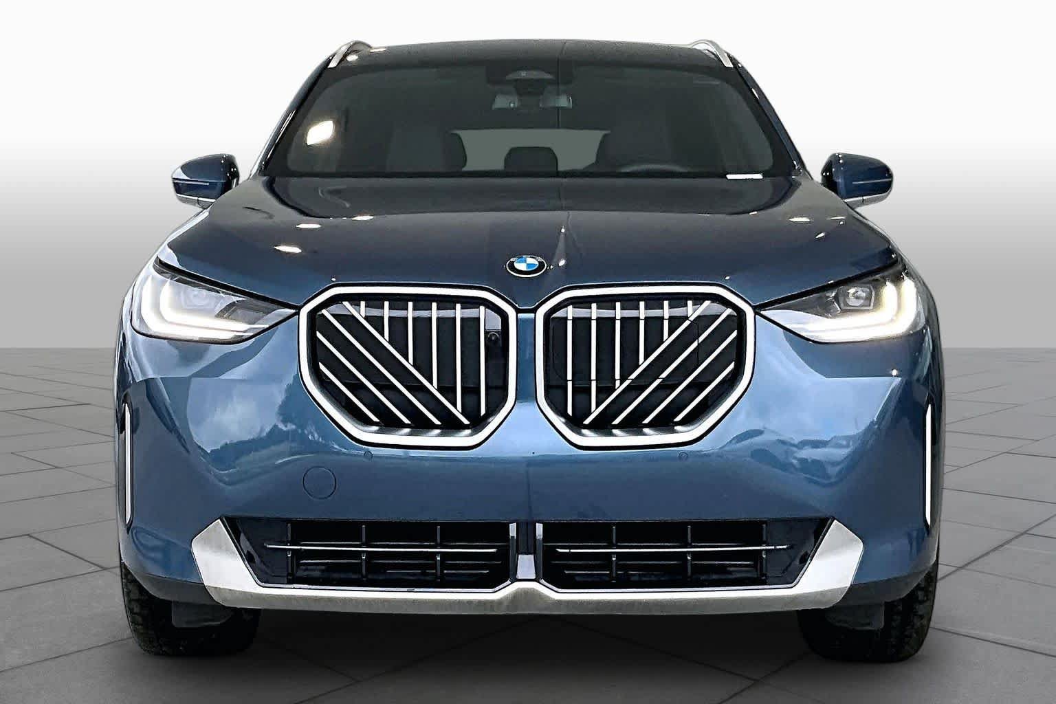 Used 2026 BMW X3 xDrive30i w/ Premium Package AWD/4WD image 3