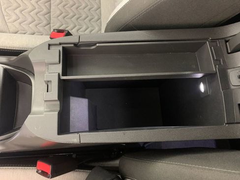 Used 2023 Chevrolet Equinox LS w/ LS Convenience Package image 29