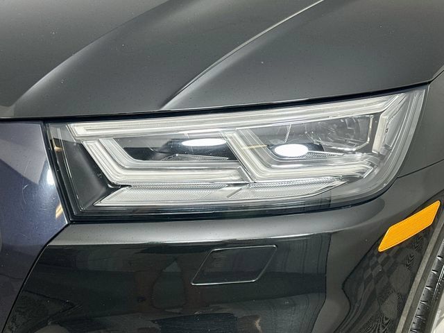 Used 2020 Audi Q5 2.0T Titanium Premium Plus AWD/4WD image 24