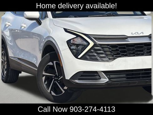 Used 2023 Kia Sportage LX AWD/4WD image 2