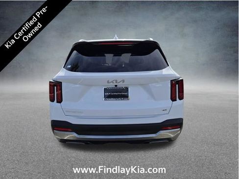 Certified 2025 Kia Sorento S image 8