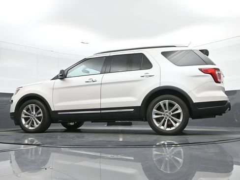 Used 2019 Ford Explorer XLT w/ Equipment Group 202A FWD image 15
