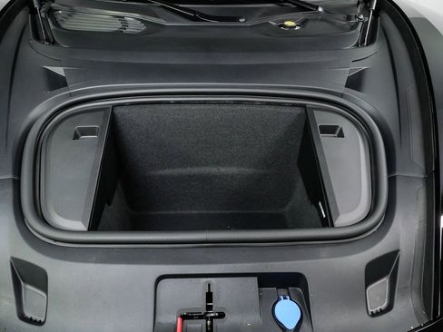 New 2026 Porsche Taycan image 36