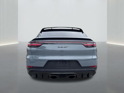 Used 2022 Porsche Cayenne Turbo GT image 5