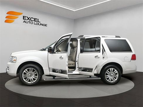 Used 2014 Lincoln Navigator 4WD image 44