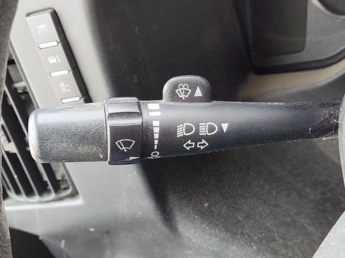 Used 2012 Chevrolet Express 2500 image 17