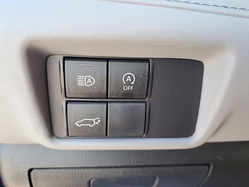 Certified 2023 Toyota Highlander XLE image 35