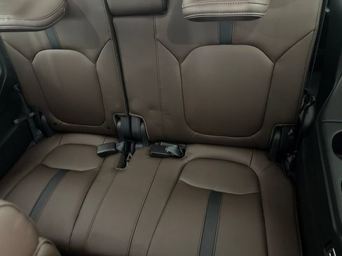 Used 2025 Honda Pilot Elite image 33