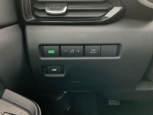 Used 2024 Nissan Sentra SV image 27