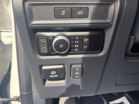 Used 2023 Ford Expedition Platinum image 20