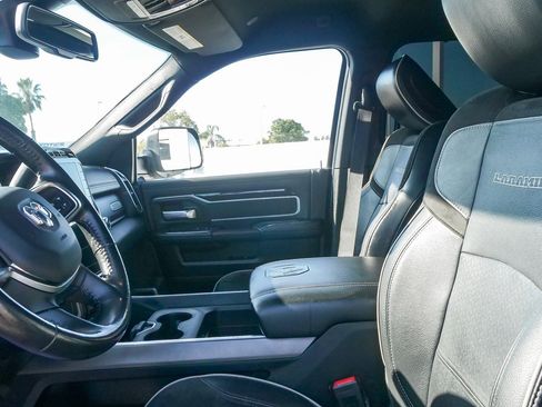 Used 2020 RAM 2500 Laramie w/ Night Edition image 17