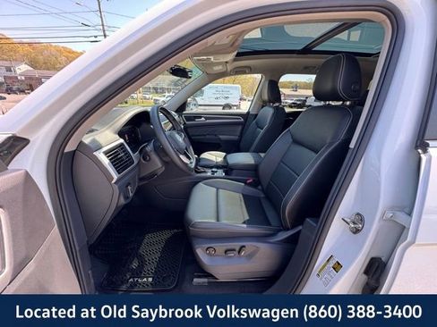 Used 2023 Volkswagen Atlas SE w/ Panoramic Sunroof Package AWD/4WD image 35