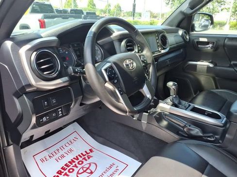 Used 2021 Toyota Tacoma Limited AWD/4WD image 15