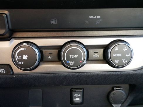 Used 2019 Toyota Tacoma SR image 42