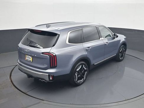 Used 2024 Kia Telluride EX w/ EX Captain's Chair Package AWD/4WD image 18