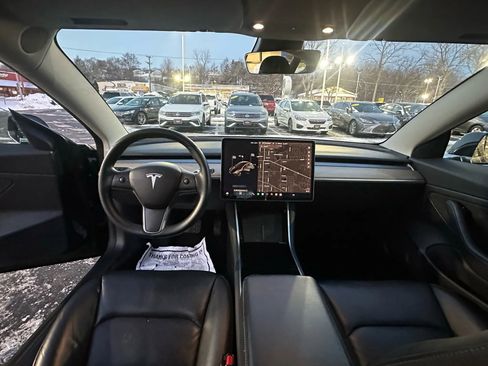 Used 2020 Tesla Model 3 Standard Range image 27
