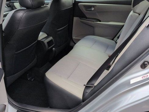 Used 2017 Toyota Camry SE FWD image 15