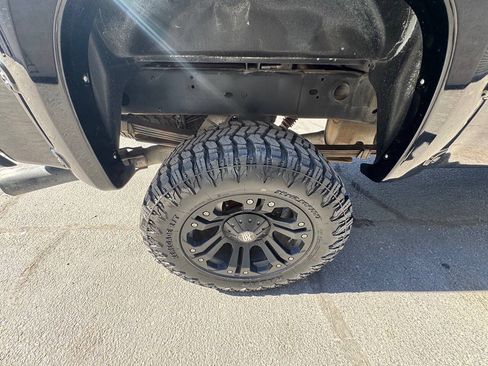 Used 2007 GMC Sierra 2500 SLE w/ Z71 Off-Road Package AWD/4WD image 21
