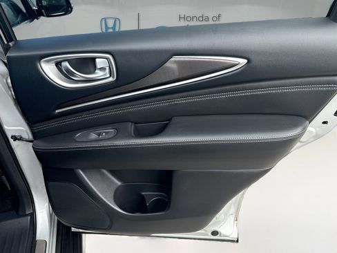 Used 2019 INFINITI QX60 Luxe w/ Essential Package image 32