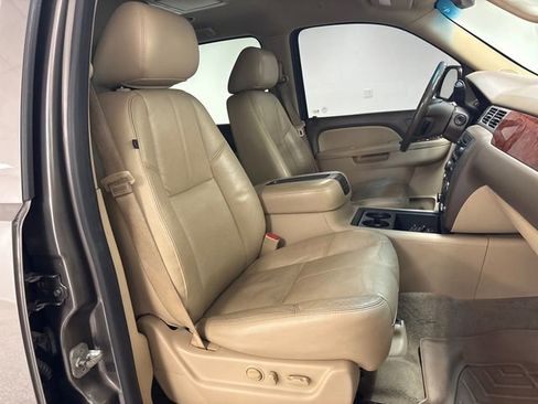 Used 2013 GMC Yukon SLT w/ SLT-2 Equipment Package image 19