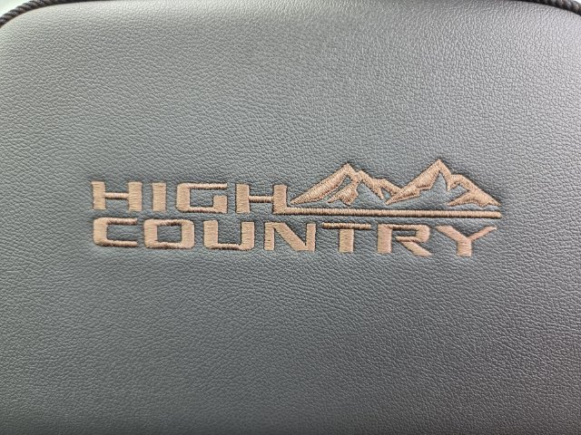 New 2026 Chevrolet Suburban High Country AWD/4WD image 15