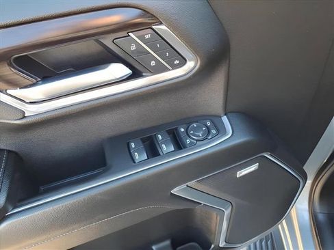 Used 2025 GMC Sierra 1500 SLT w/ SLT Premium Plus Package image 17