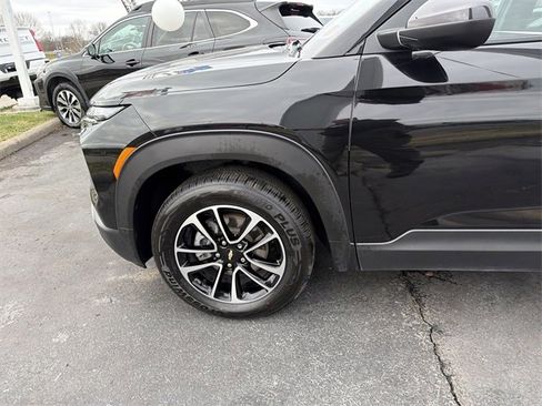 Used 2025 Chevrolet TrailBlazer LT image 9