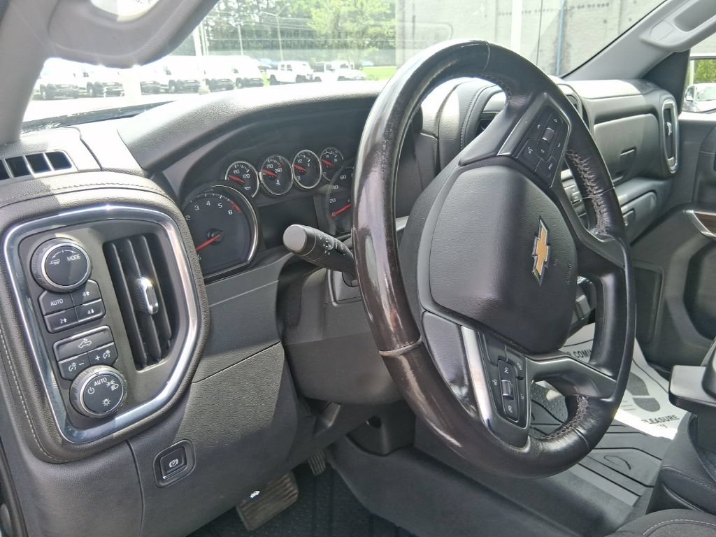 Used 2021 Chevrolet Silverado 1500 LT AWD/4WD image 12