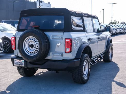 Used 2022 Ford Bronco 4-Door AWD/4WD image 4