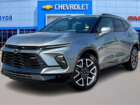 Used 2025 Chevrolet Blazer RS image 3