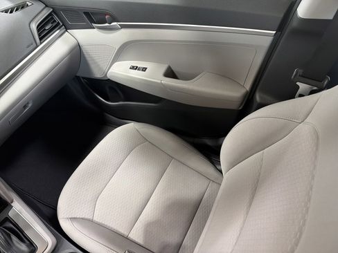 Used 2020 Hyundai Elantra SE w/ Cargo Package (C1) image 11