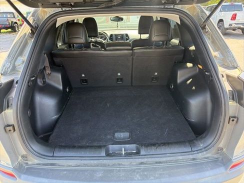 Used 2022 Jeep Cherokee Latitude image 14