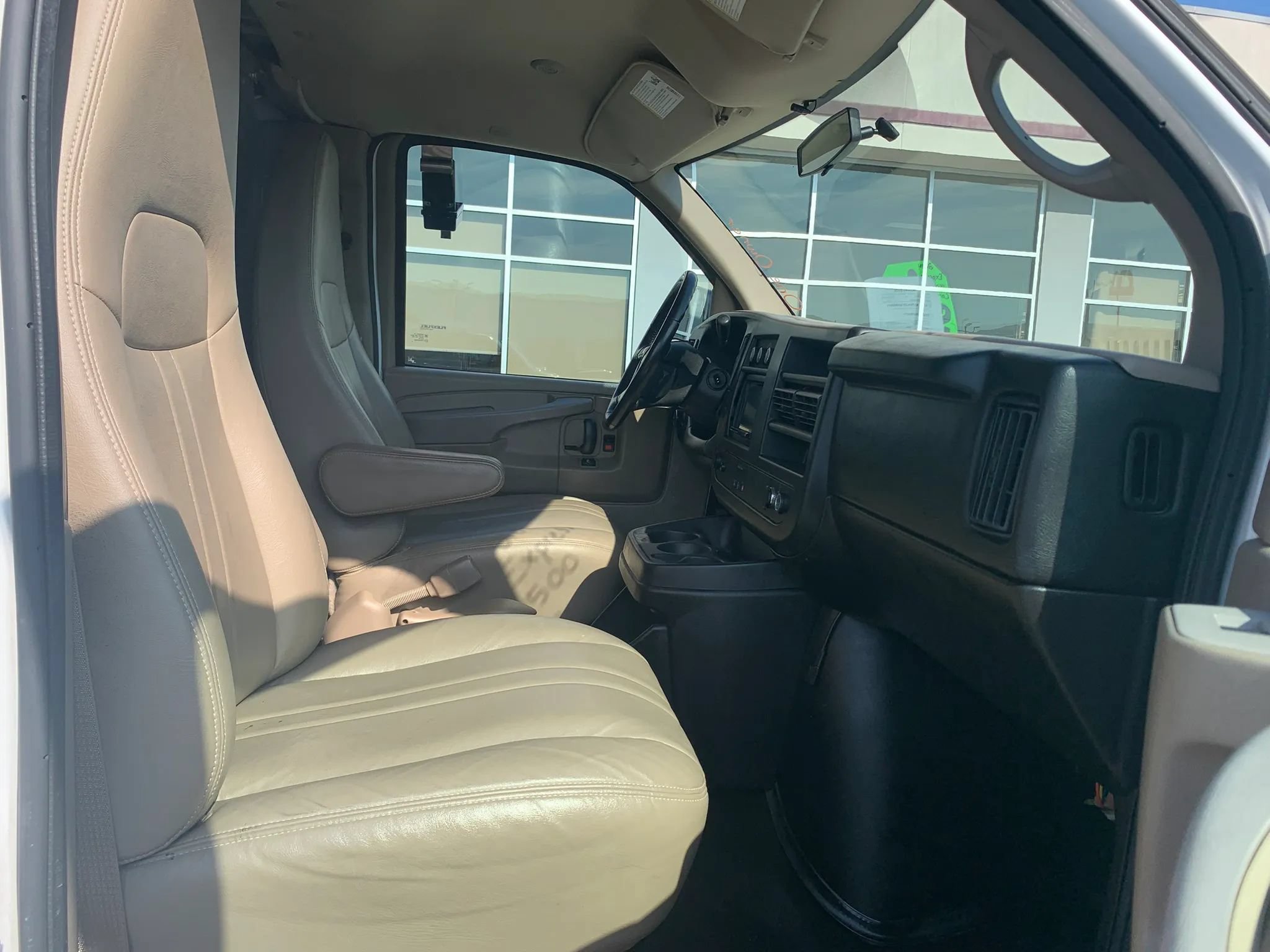 Used 2014 Chevrolet Express 1500 RWD image 22