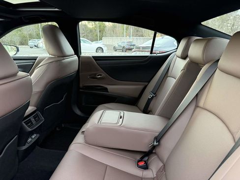 Used 2025 Lexus ES 350 Premium w/ Premium Package image 18