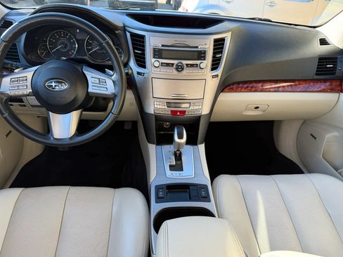 Used 2011 Subaru Outback 2.5i Limited AWD/4WD image 17