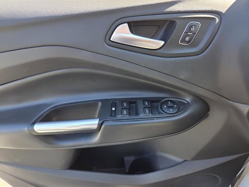 Used 2018 Ford Escape SE image 28