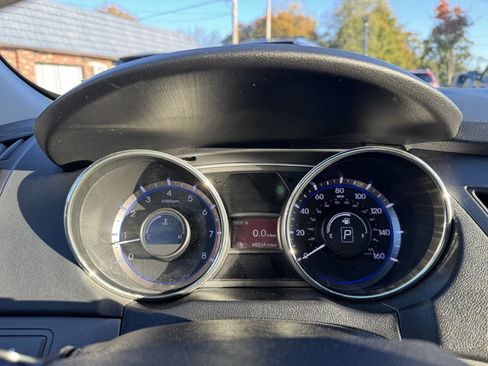 Used 2011 Hyundai Sonata GLS image 16