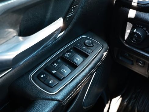 Used 2022 RAM 1500 Laramie w/ Sport Appearance Package AWD/4WD image 21