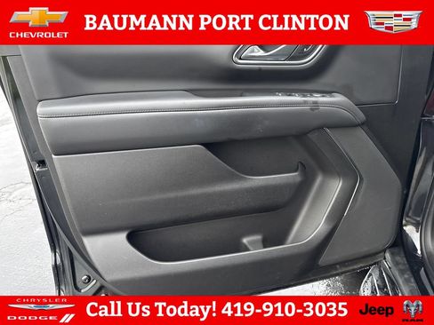 Used 2022 GMC Yukon SLE w/ Gmc Pro Safety Plus Package AWD/4WD image 11