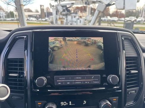 Used 2024 Nissan Titan SV w/ SV Convenience Package image 15