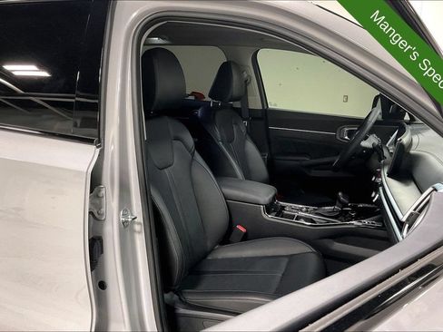 Used 2025 Kia Sorento SX AWD/4WD image 9
